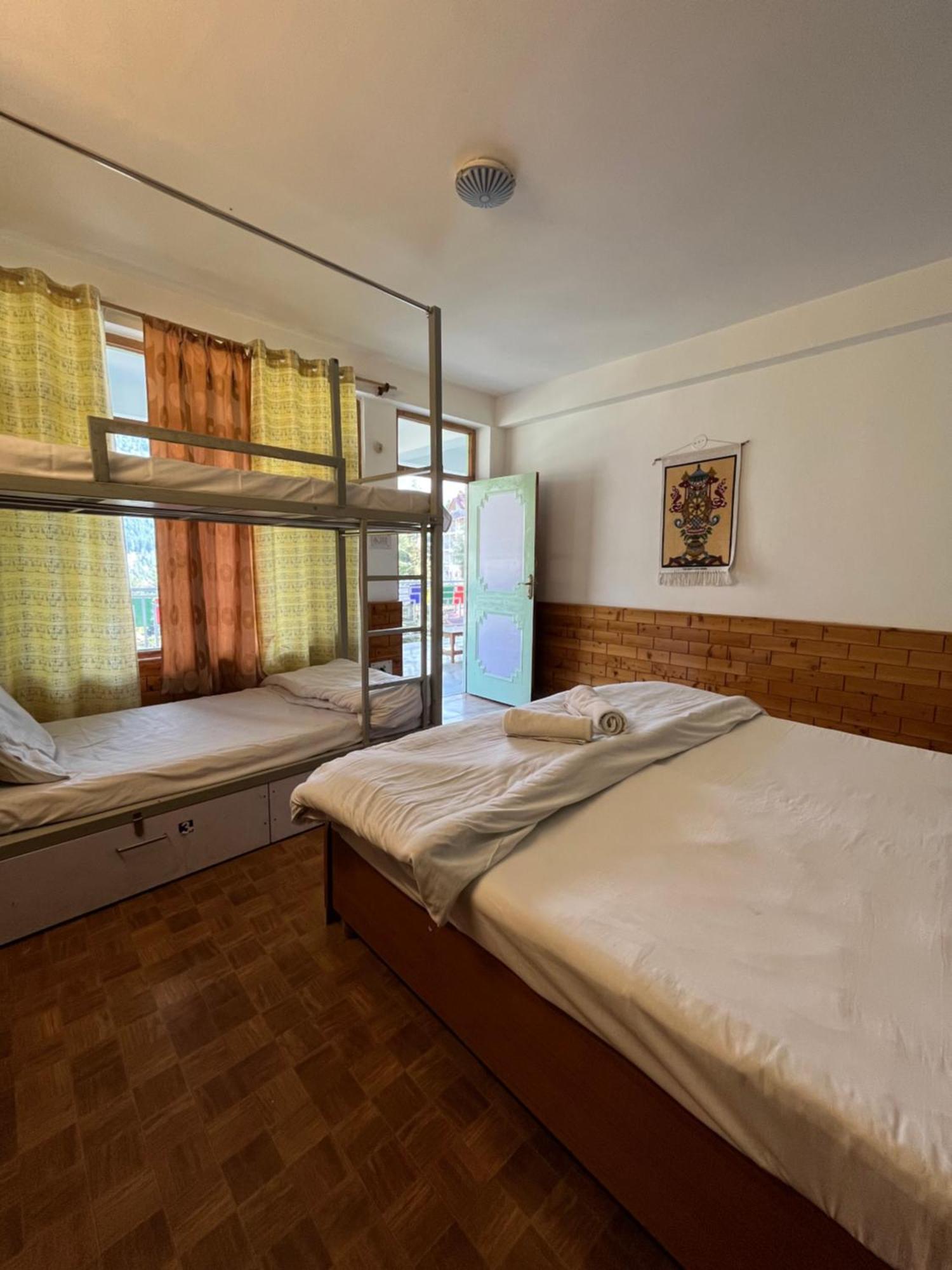 Dormigo Hostel Manāli Buitenkant foto